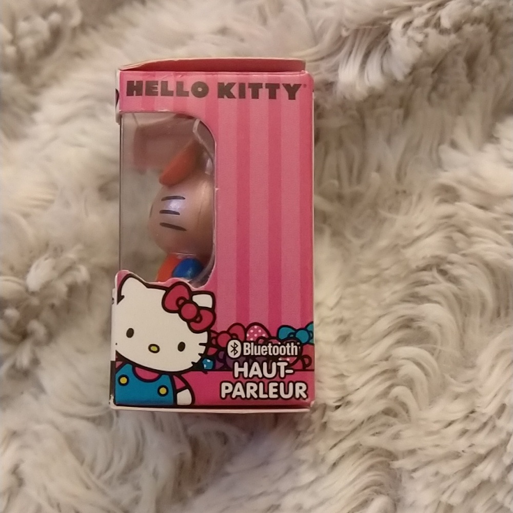 Hello Kitty Mini Bluetooth Speaker - Picture 2 of 8